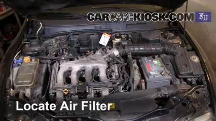 1996 Fiat Bravo SX 1.4L 4 Cyl. Air Filter (Engine) Replace